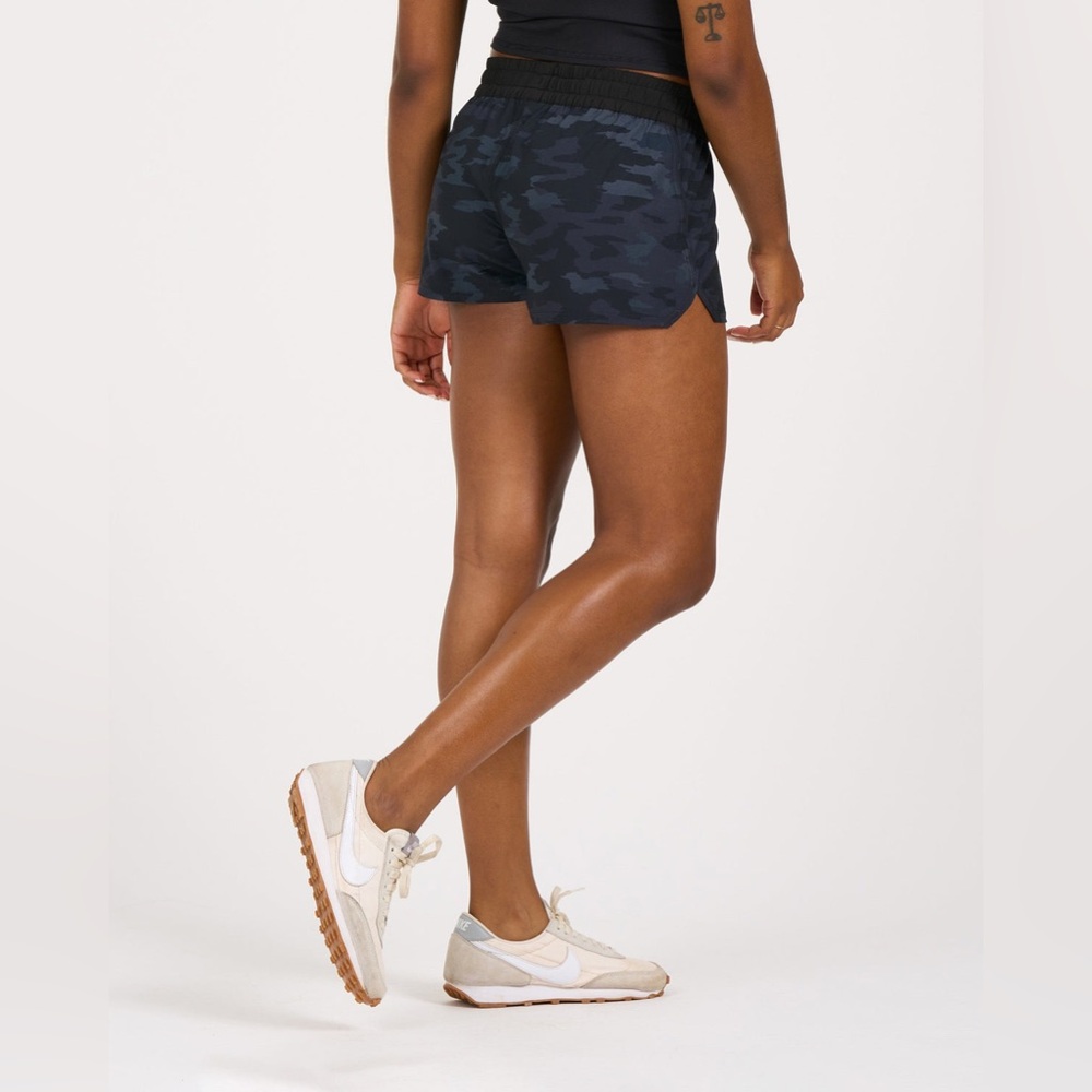 Vuori Women's Athletic Shorts - Dark Camo